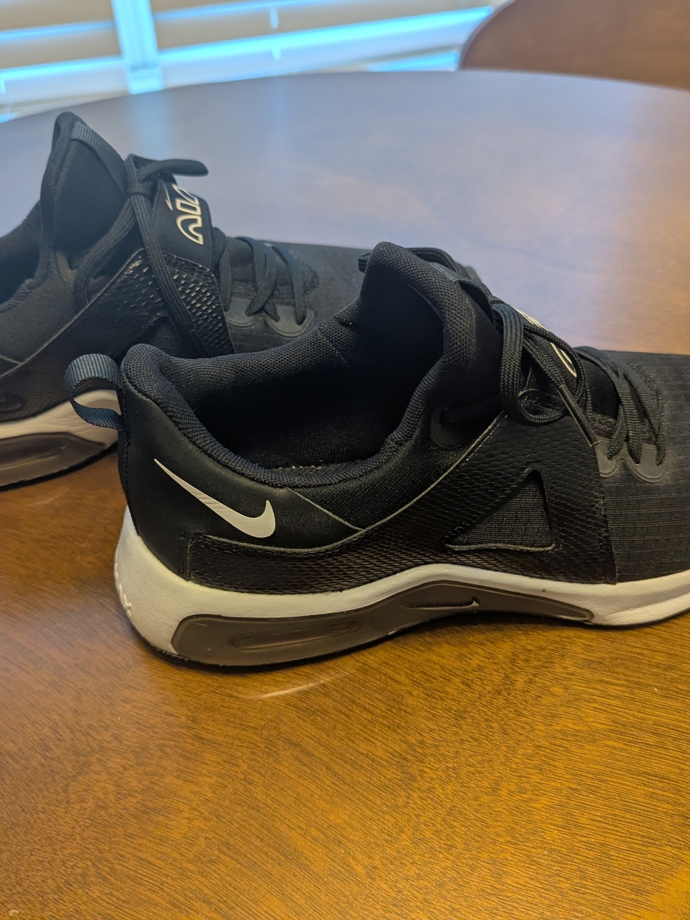 Women's Air Max Bella TR 5 Training Sneakers from Finish Line Size 9 - Picture 6 of 8